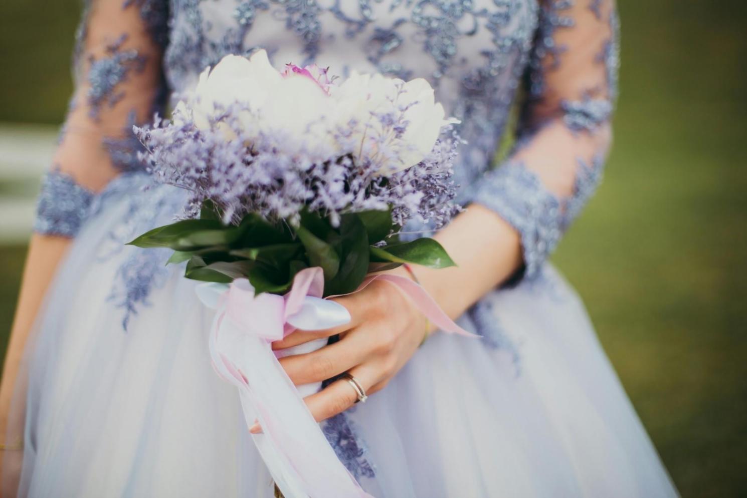 Flower arrangement demonstration materials